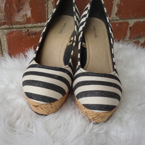 Navy Striped Wet Seal Wedges - Picture 7 of 8